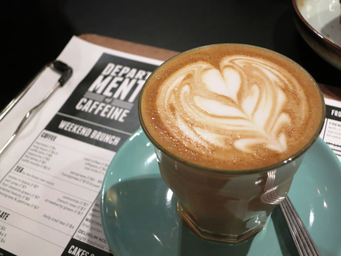 图片来源:http://www.pinkypiggu.com/2013/09/department-of-caffeine-doc-hipster-cafe.html